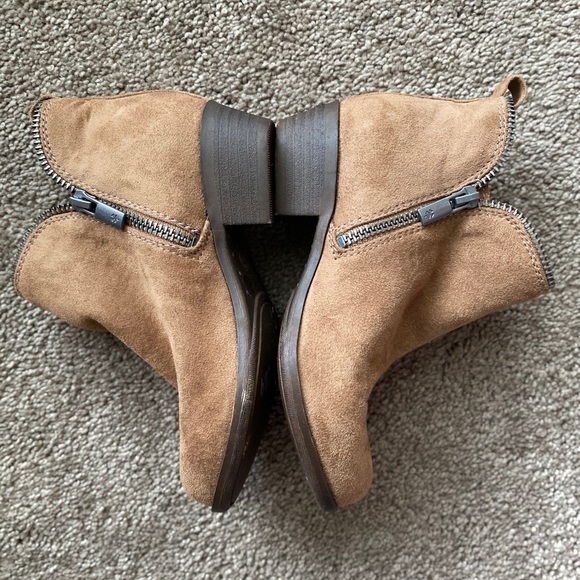 Very Cute Lucky 🍀 Boot 🥾 - Picture 4 of 6